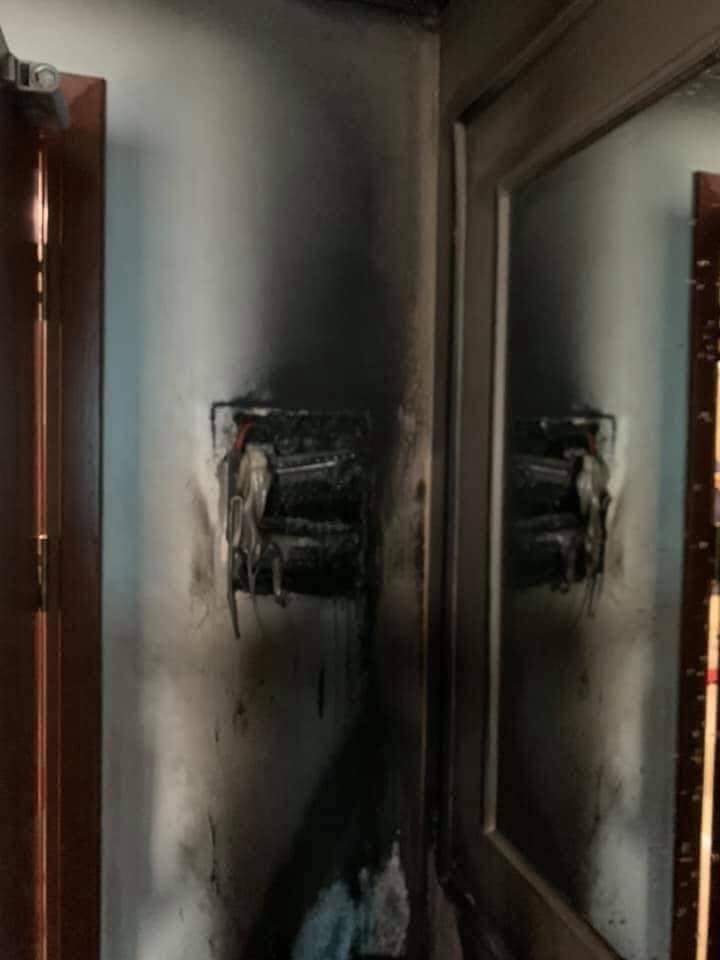 tủ điện tổng bị cháy do lắp lỏng dây